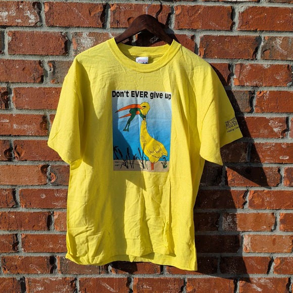 Hanes Beefy-T Other - Don't Ever Give Up Cancer Graphic T-Shirt Mens L Yellow